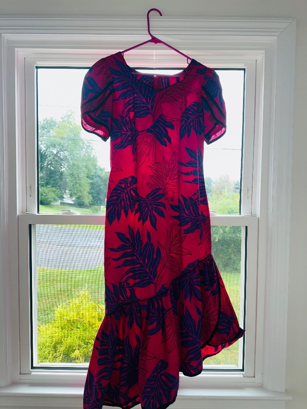 Traditional Hawaiian Meet and Greet Dress Magenta and Navy Blue Size Large